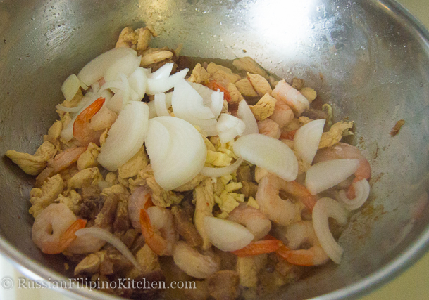 sautee onions pancit recipe